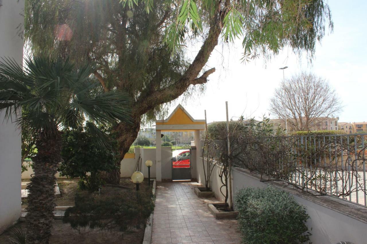 Giardini E Mare Bed & Breakfast Quartu SantʼElena Екстериор снимка